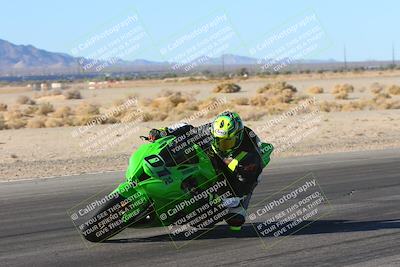 media/Jan-10-2025-CVMA Friday Practice (Fri) [[489e0da257]]/Group 4 and Trackday/Session 2 (Turn 4 Inside)/